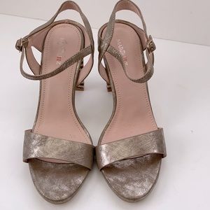 Parisian Boutique Gold Sandals 7.5